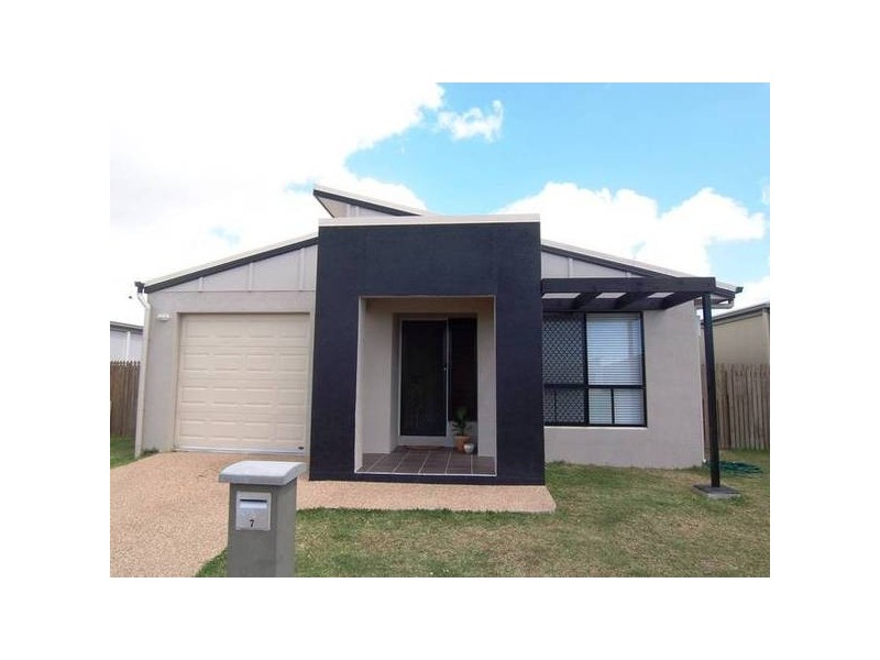 7 Laurie Motti Parade, Kirwan QLD 4817