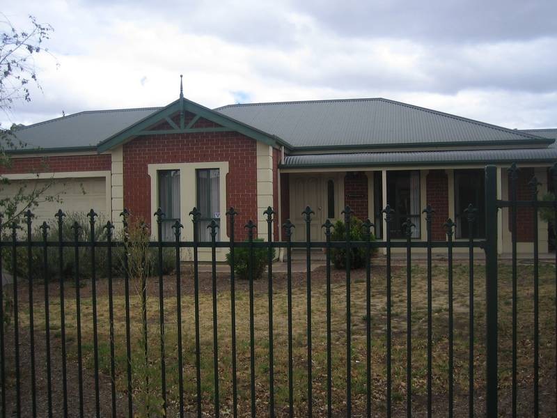 39 Adelaide Road, Mount Barker SA 5251
