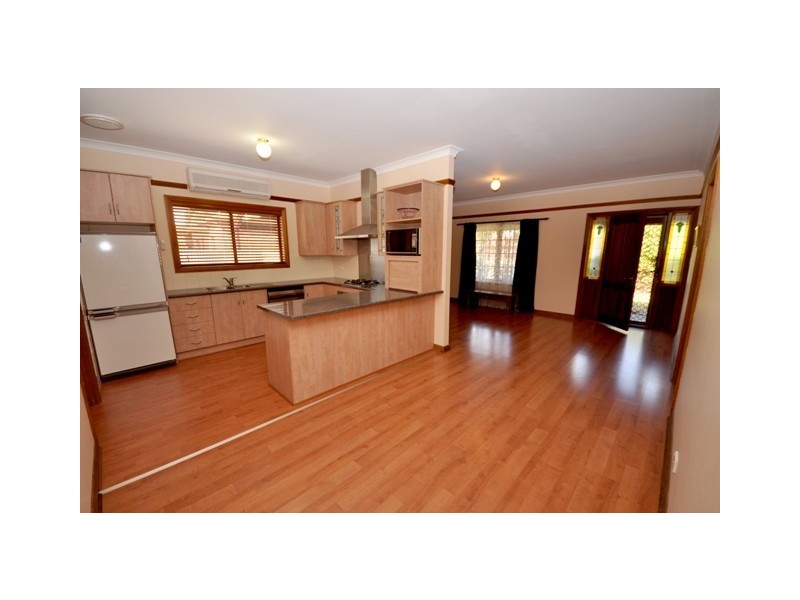 1/10 Bernhardt Court, Mount Barker SA 5251