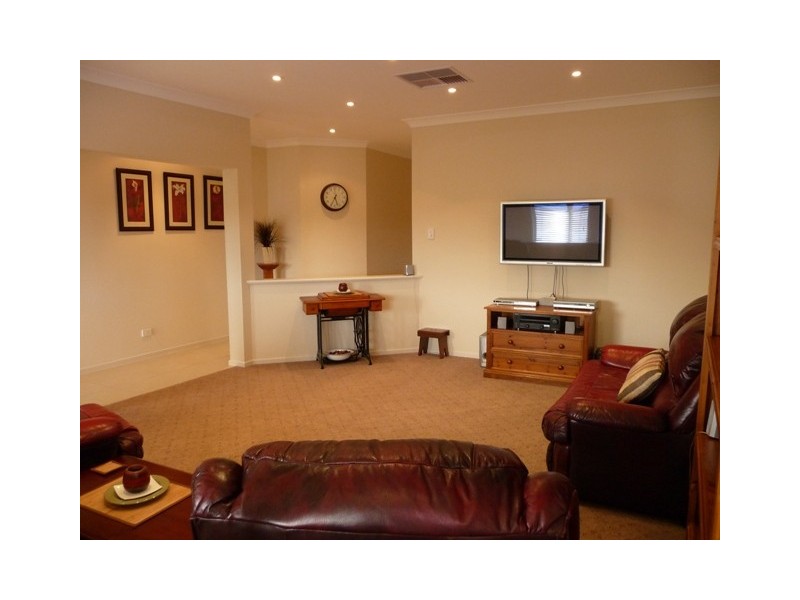 16 Barrow Court, Mount Barker SA 5251