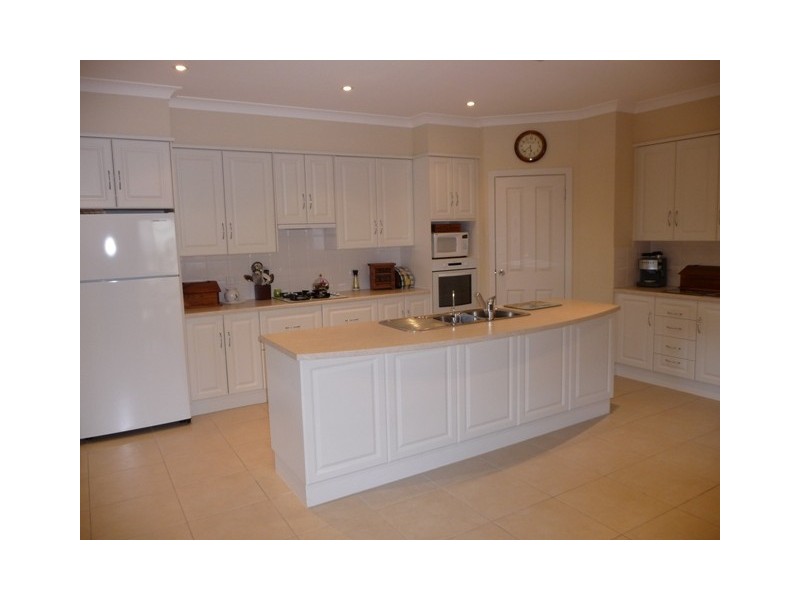 16 Barrow Court, Mount Barker SA 5251