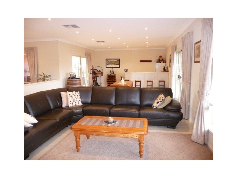 16 Barrow Court, Mount Barker SA 5251