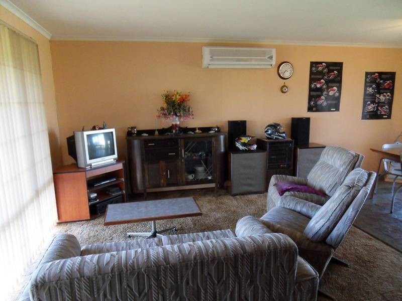 15 Cemetery Road, Callington SA 5254