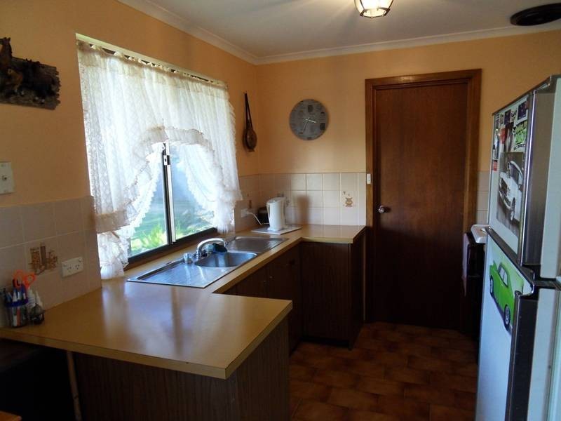 15 Cemetery Road, Callington SA 5254