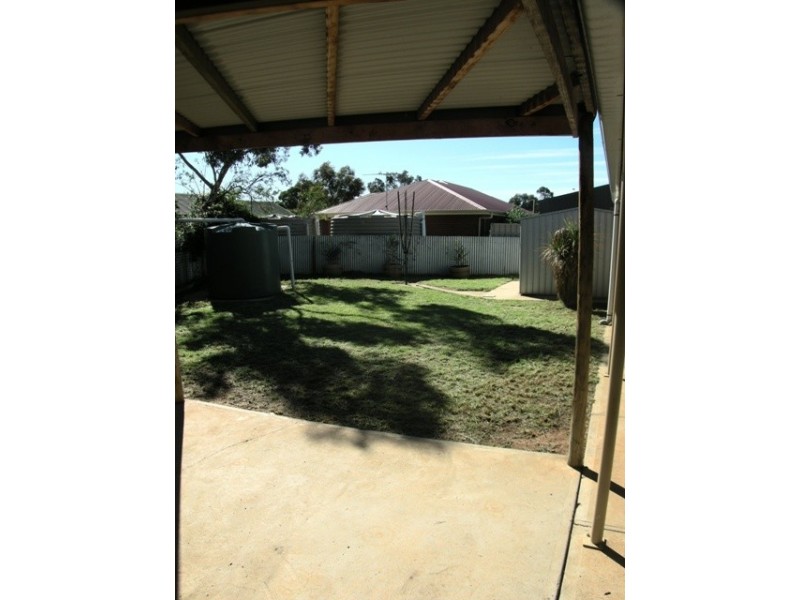 9 Wyatt Road, Strathalbyn SA 5255