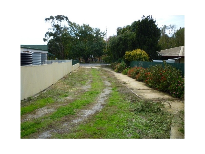 34 & 34a Mawson Road, Meadows SA 5201