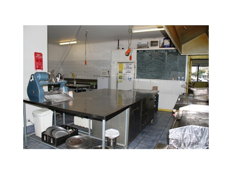 34 & 34a Mawson Road, Meadows SA 5201