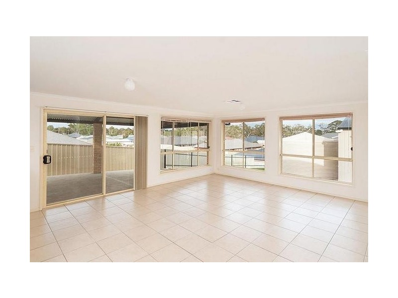 2 Fairweather Drive, Strathalbyn SA 5255