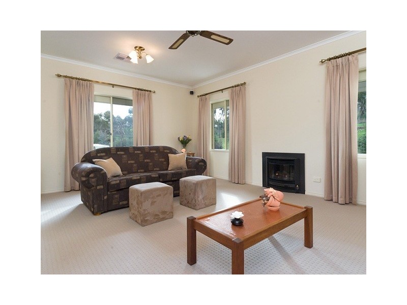 15 Barrow Court, Mount Barker SA 5251