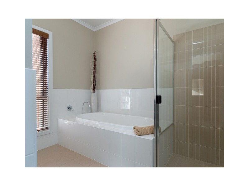 16 Barton Circuit, Mount Barker SA 5251