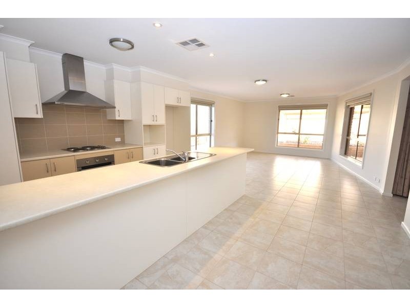 6 Collett Avenue, Mount Barker SA 5251