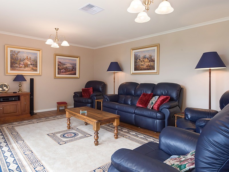 38 Lewis Avenue, Mount Barker SA 5251