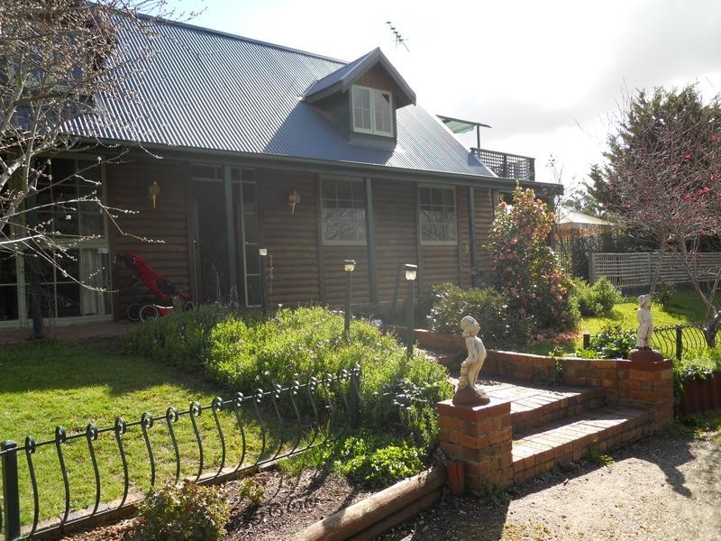 8 Hereford Avenue, Hahndorf SA 5245