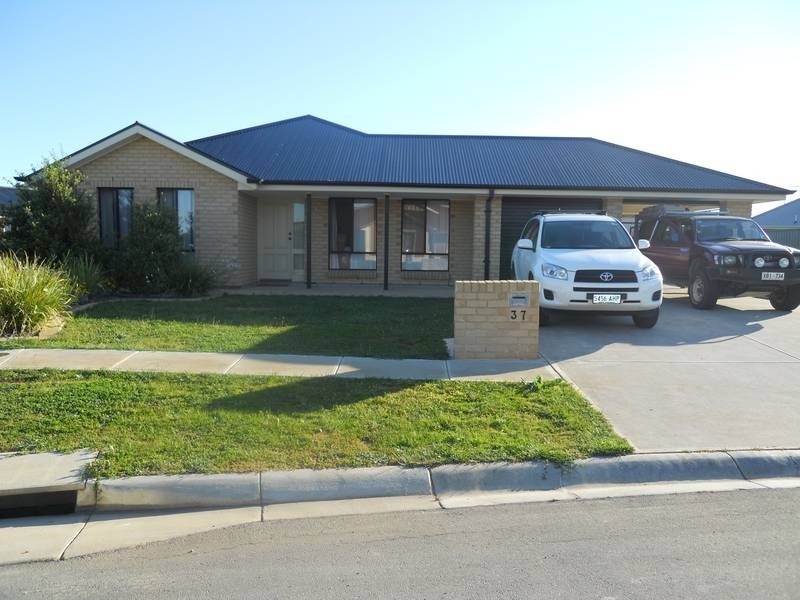 37 Strathmont Drive, Strathalbyn SA 5255
