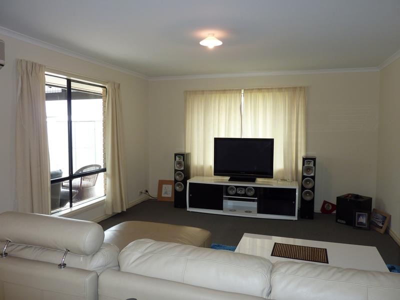 36 Strathmont Drive, Strathalbyn SA 5255