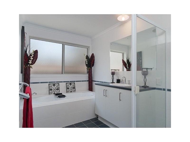 24 Tate Avenue, Mount Barker SA 5251