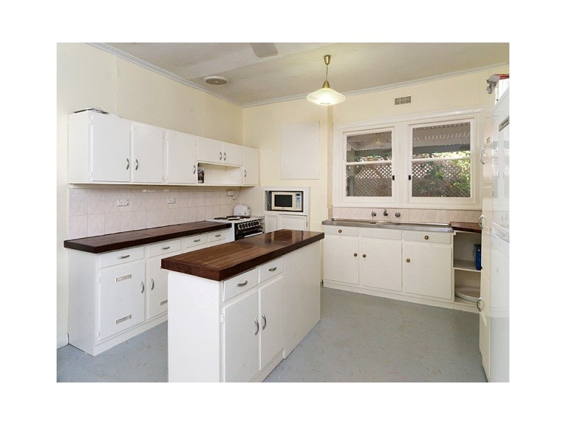 8 Mawson Road, Meadows SA 5201