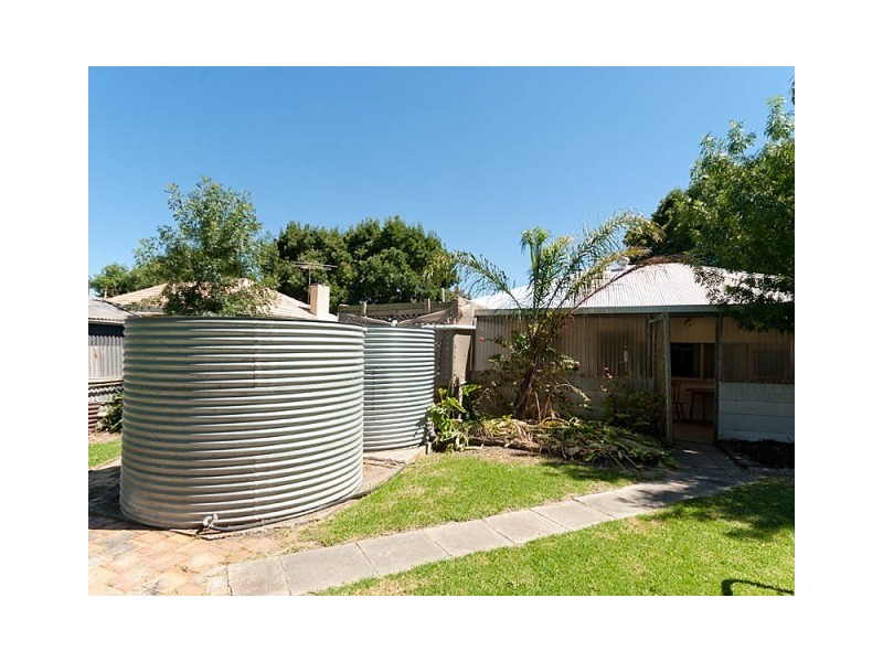 8 Mawson Road, Meadows SA 5201