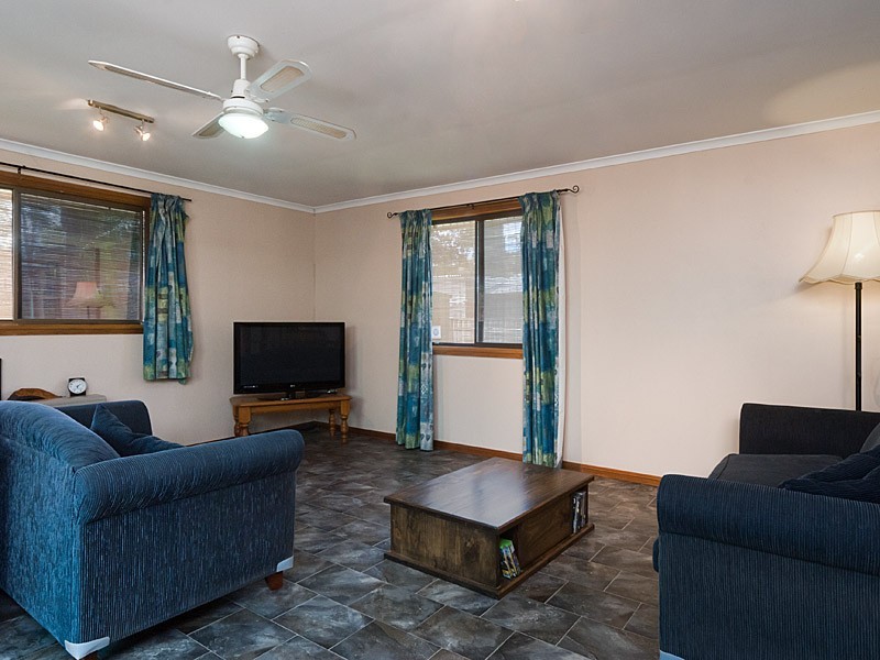 8 Valiant Court, Salisbury Heights SA 5109