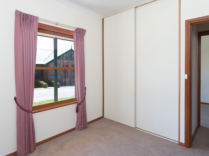 1/8 Hawthorn Road, Mount Barker SA 5251