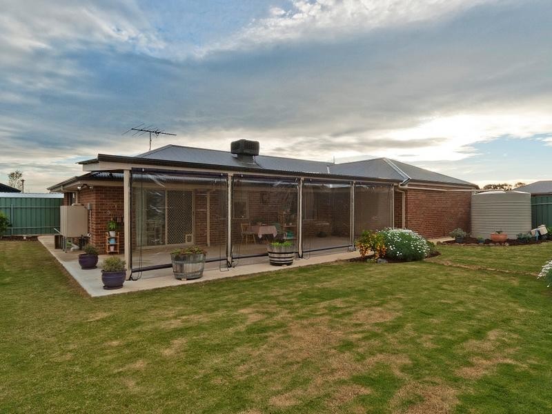 19 Strathford Way, Strathalbyn SA 5255