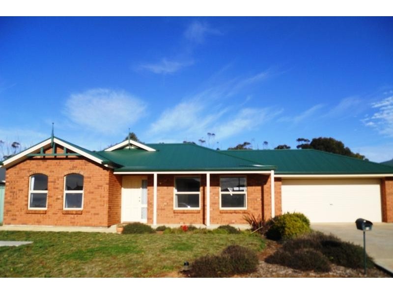 17 Strathmont Drive, Strathalbyn SA 5255