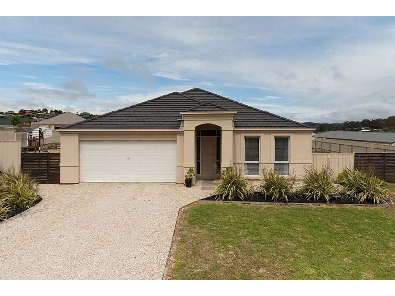 16 Durham Court, Mount Barker SA 5251