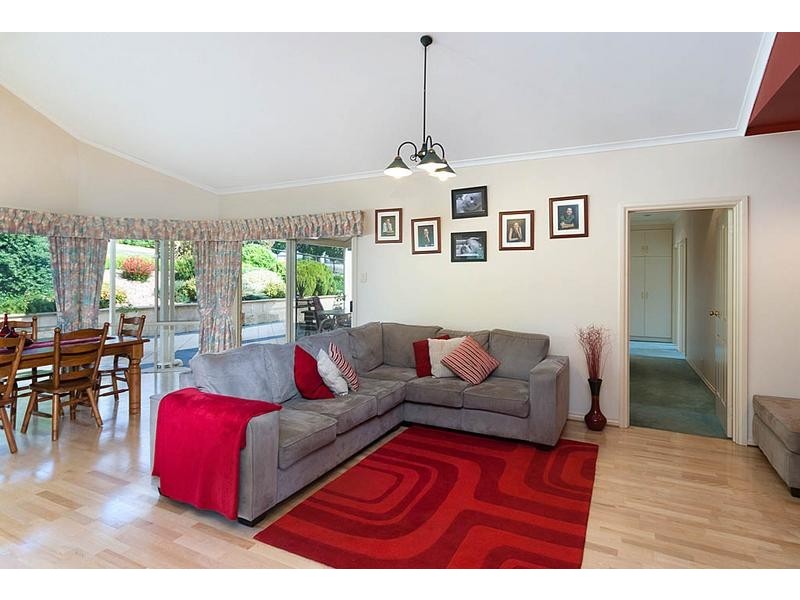 16 Tremayne Drive, Mount Barker SA 5251