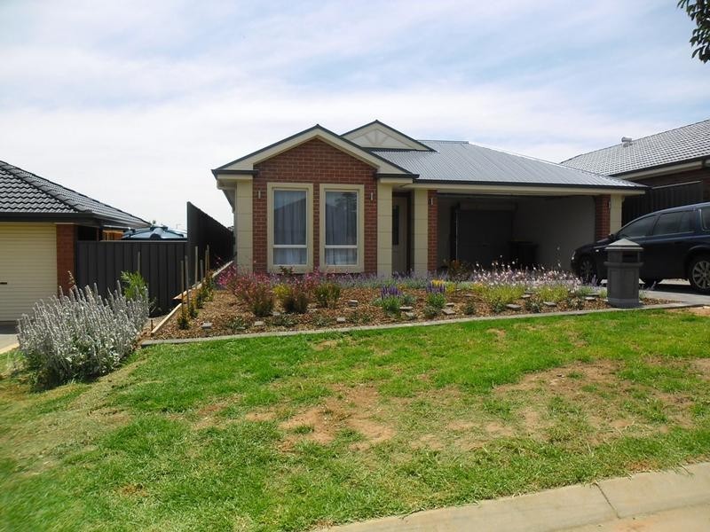 12 Carlson Street, Mount Barker SA 5251