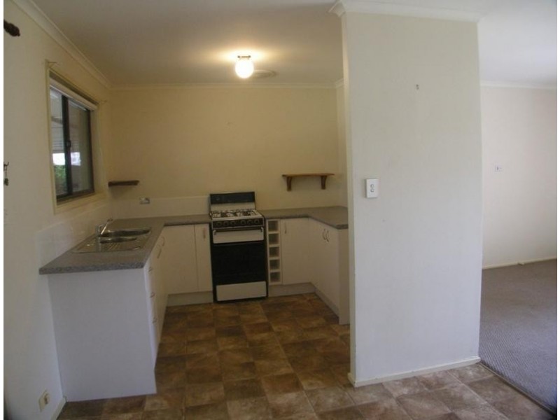 32 Lewis Avenue, Mount Barker SA 5251