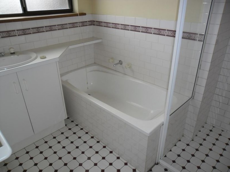 2/1 Kernutt Court, Mount Barker SA 5251