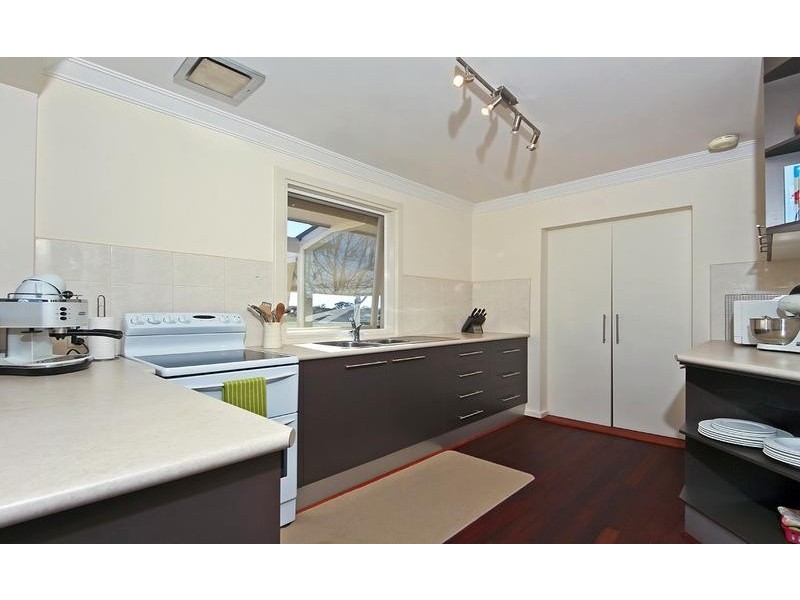 8 Columbia Street, Mount Barker SA 5251