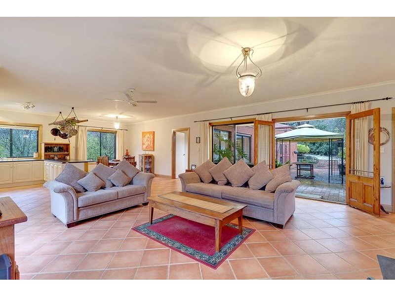 16 Discombe Road, Woodside SA 5244