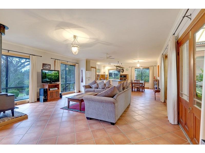 16 Discombe Road, Woodside SA 5244