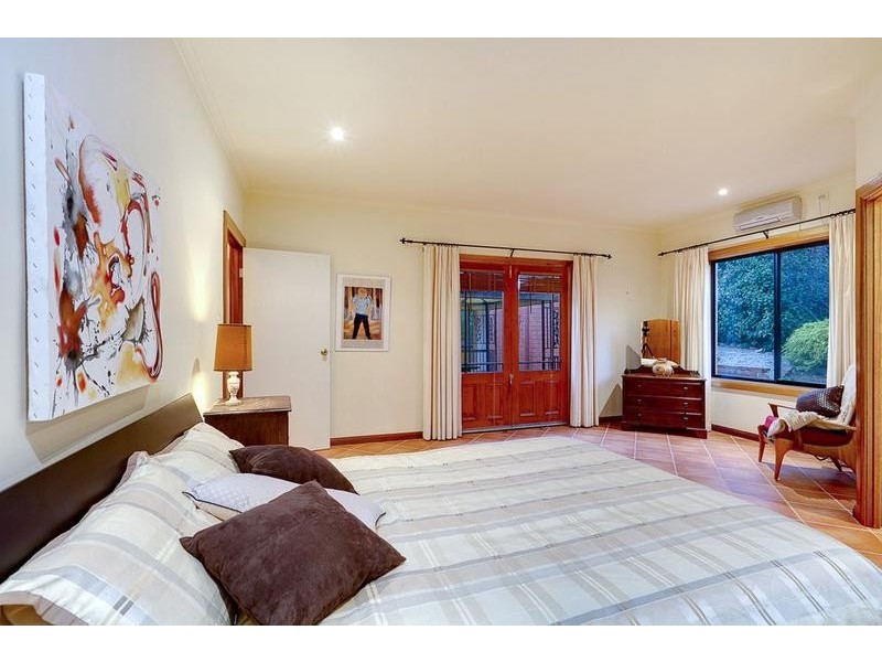 16 Discombe Road, Woodside SA 5244