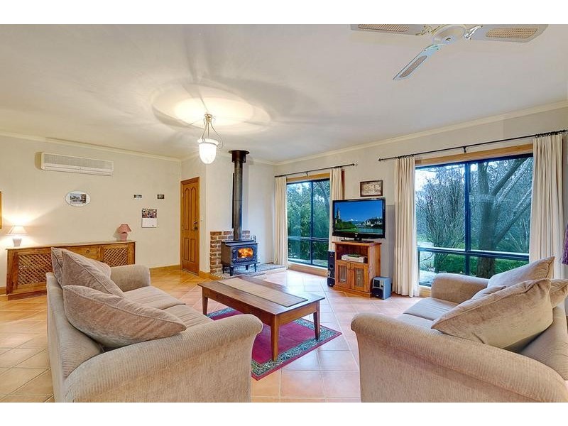 16 Discombe Road, Woodside SA 5244