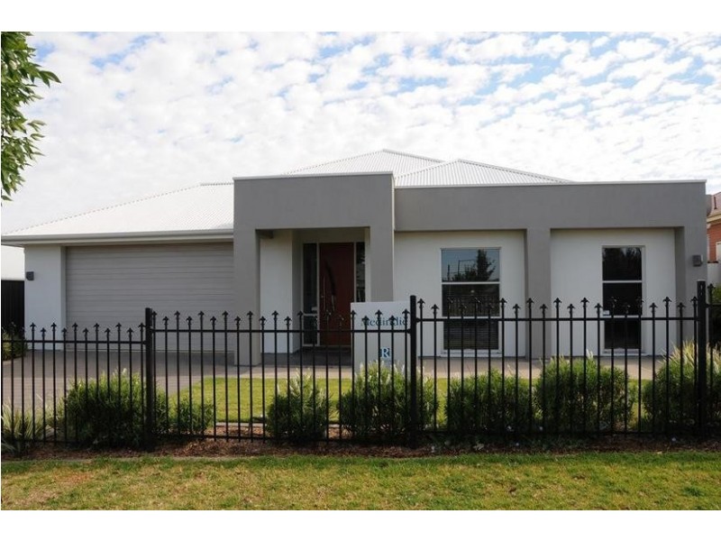 18 Greenfield Street, Mount Barker SA 5251