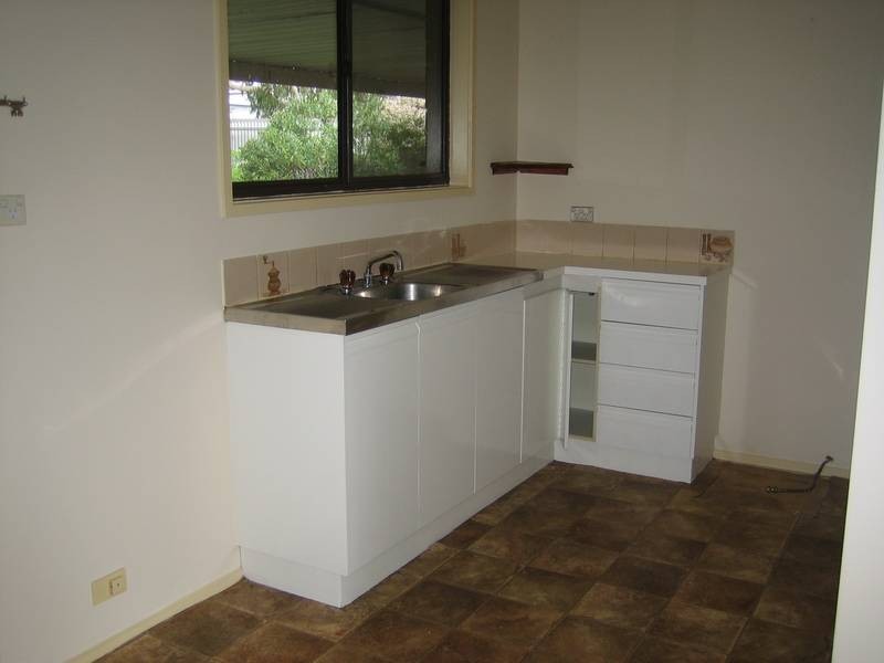 32 Lewis Avenue, Mount Barker SA 5251