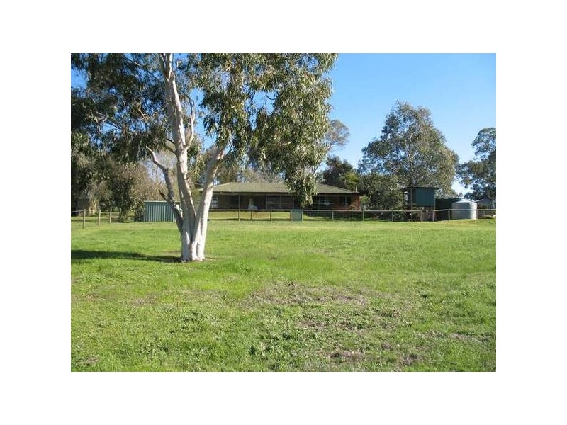 Henry Road, Littlehampton SA 5250