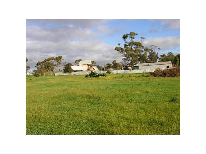 . Cnr Cemetery Rd & Hallett Rd, Callington SA 5254