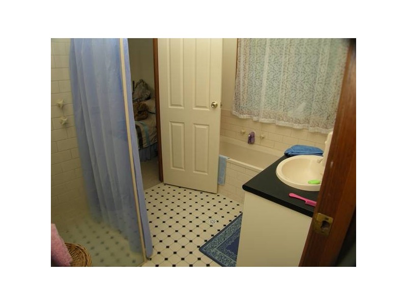 14 Discombe Rd, Woodside SA 5244