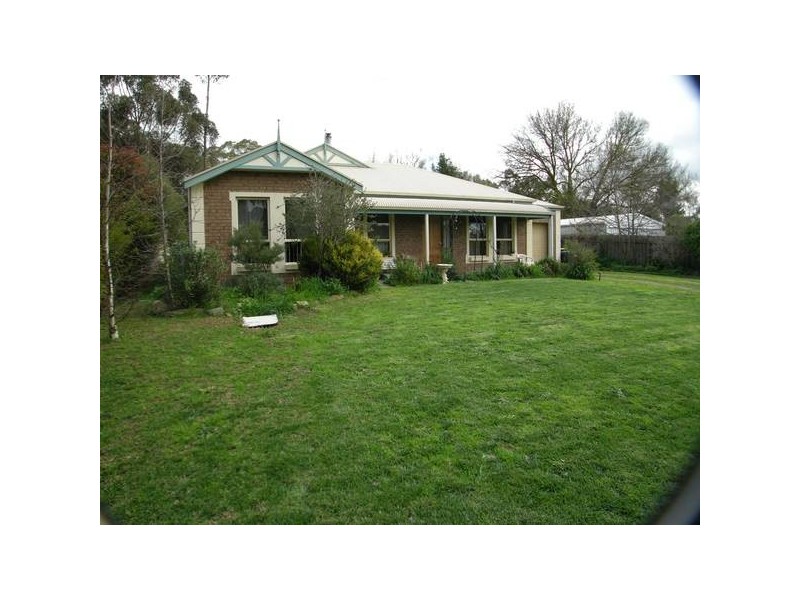 14 Discombe Rd, Woodside SA 5244