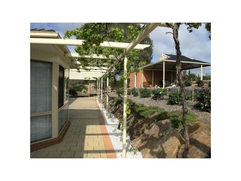 30 Burnbank Way, Mount Barker SA 5251