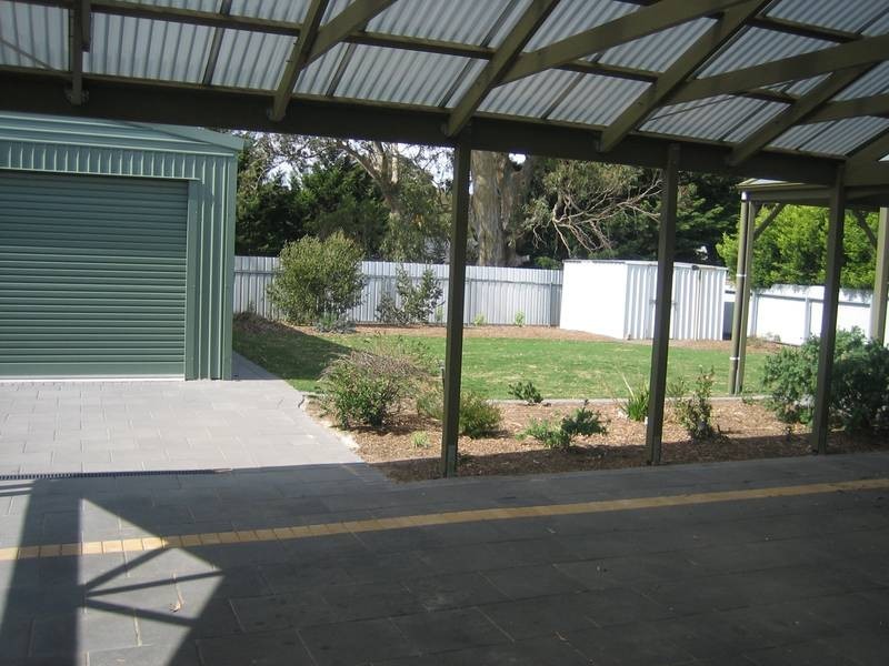 8 Heinrich Cout, Mount Barker SA 5251