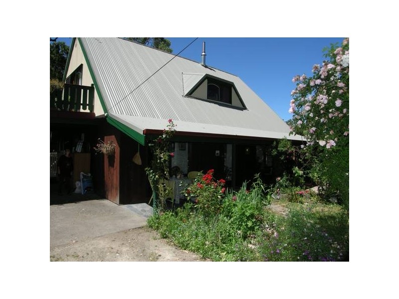 8 First Avenue, Bridgewater SA 5155