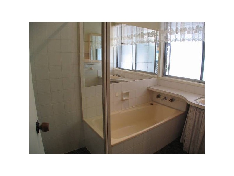 6 Manor Crescent, Mount Barker SA 5251