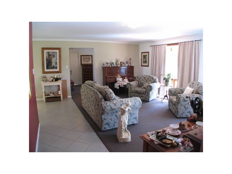 2a Burkett Drive, Strathalbyn SA 5255