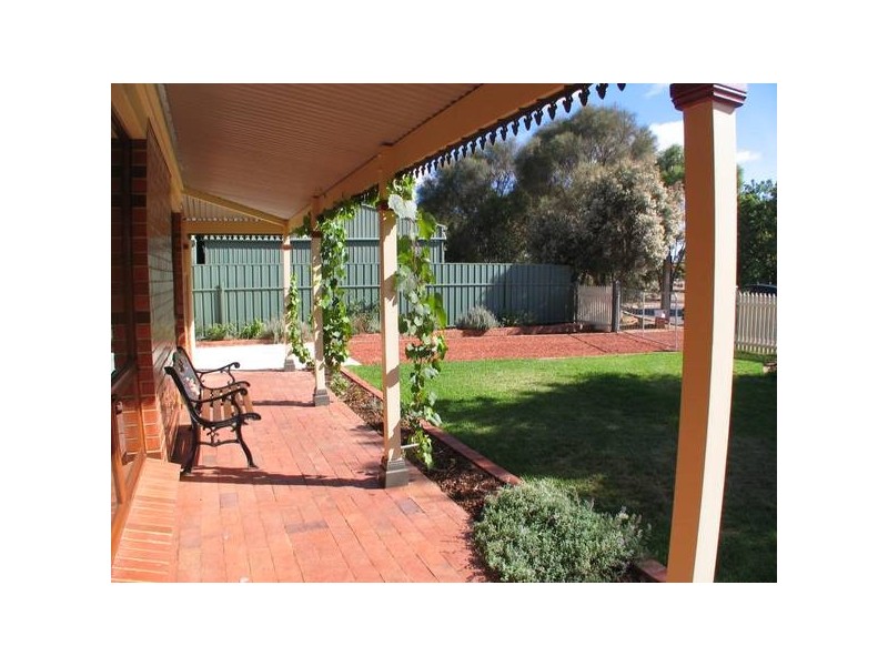 2a Burkett Drive, Strathalbyn SA 5255