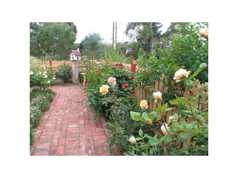 4 Devereux Street, Macclesfield SA 5153