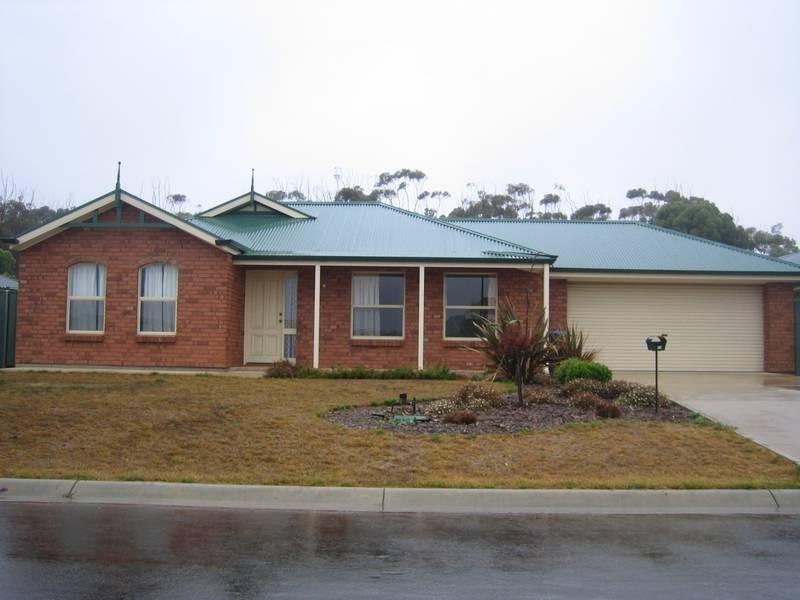 17 Strathmont Drive, Strathalbyn SA 5255